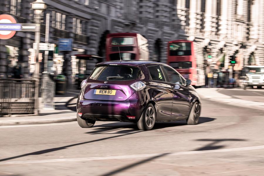  Renault Zoe Z.E. 40 R110 2018 года  (UK) (фото 8 из 32)